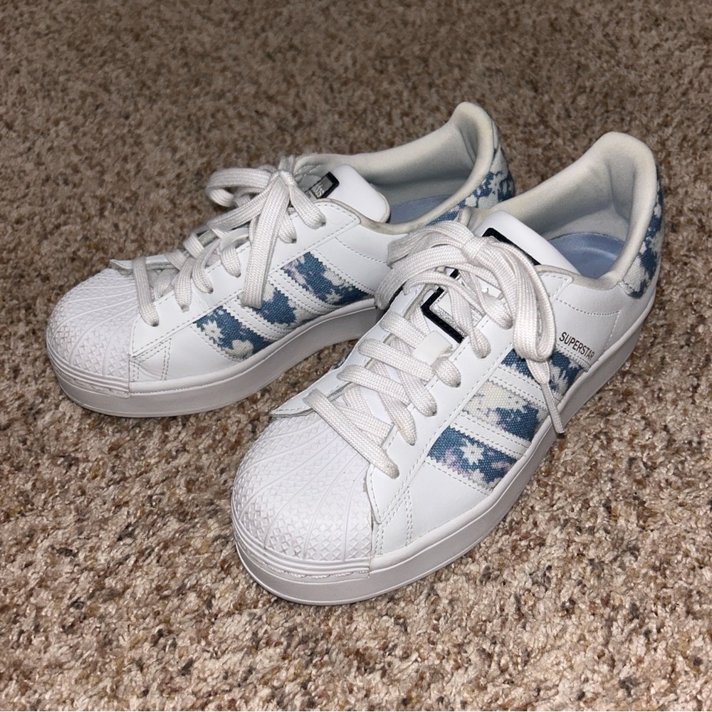 Adidas Women's 7 Superstar Dreamy Floral - Picture 3 of 9